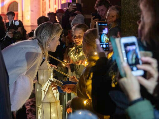 Bezoek koningin Máxima viering einde restauratie Domtoren en Sint Maarten Parade 2024  i.o.v. Sint Maarten Parade / Sharing Arts Society