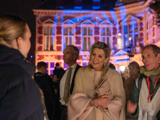 Bezoek koningin Máxima viering einde restauratie Domtoren en Sint Maarten Parade 2024  i.o.v. Sint Maarten Parade / Sharing Arts Society